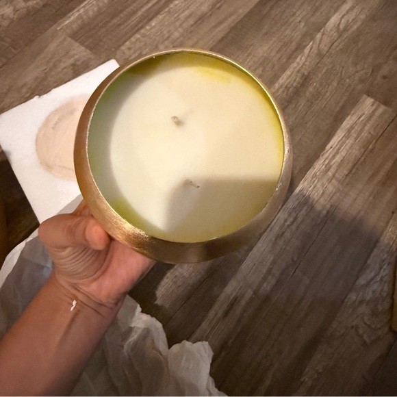 New in box! Large Anthropologie candle.
Amber Topaz. - Picture 6 of 9